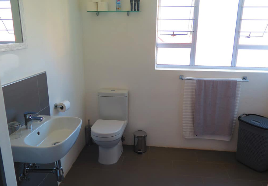 bathroom view of ScubaCo Accommodation @ 32 on Harvey